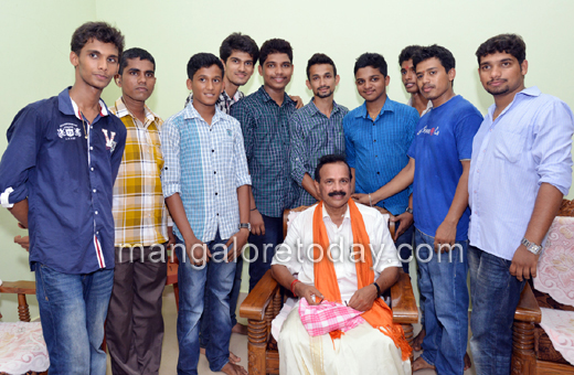 Sadananda Gowda in native place putter